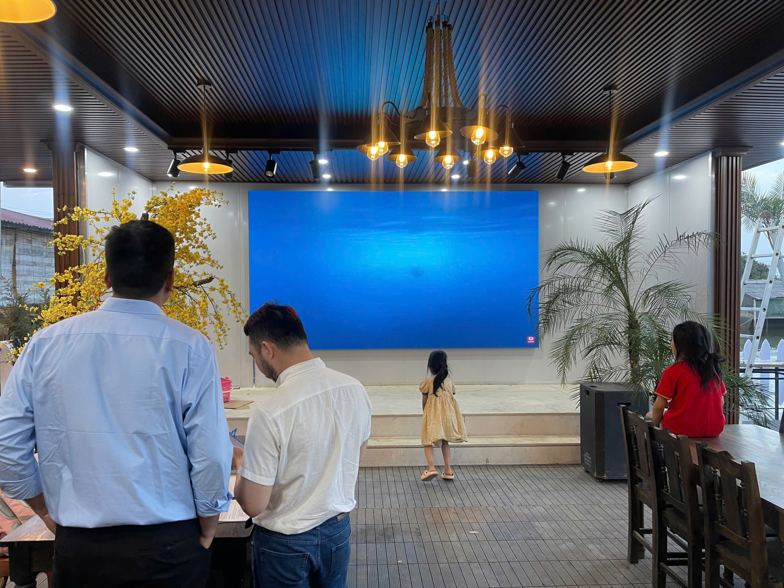 NHÀ HÀNG- VƯỜN BIA AN NHIÊN – Thôn 1 đông mỹ | Thi Công màn hình LED P2.5 | ThinkSTV